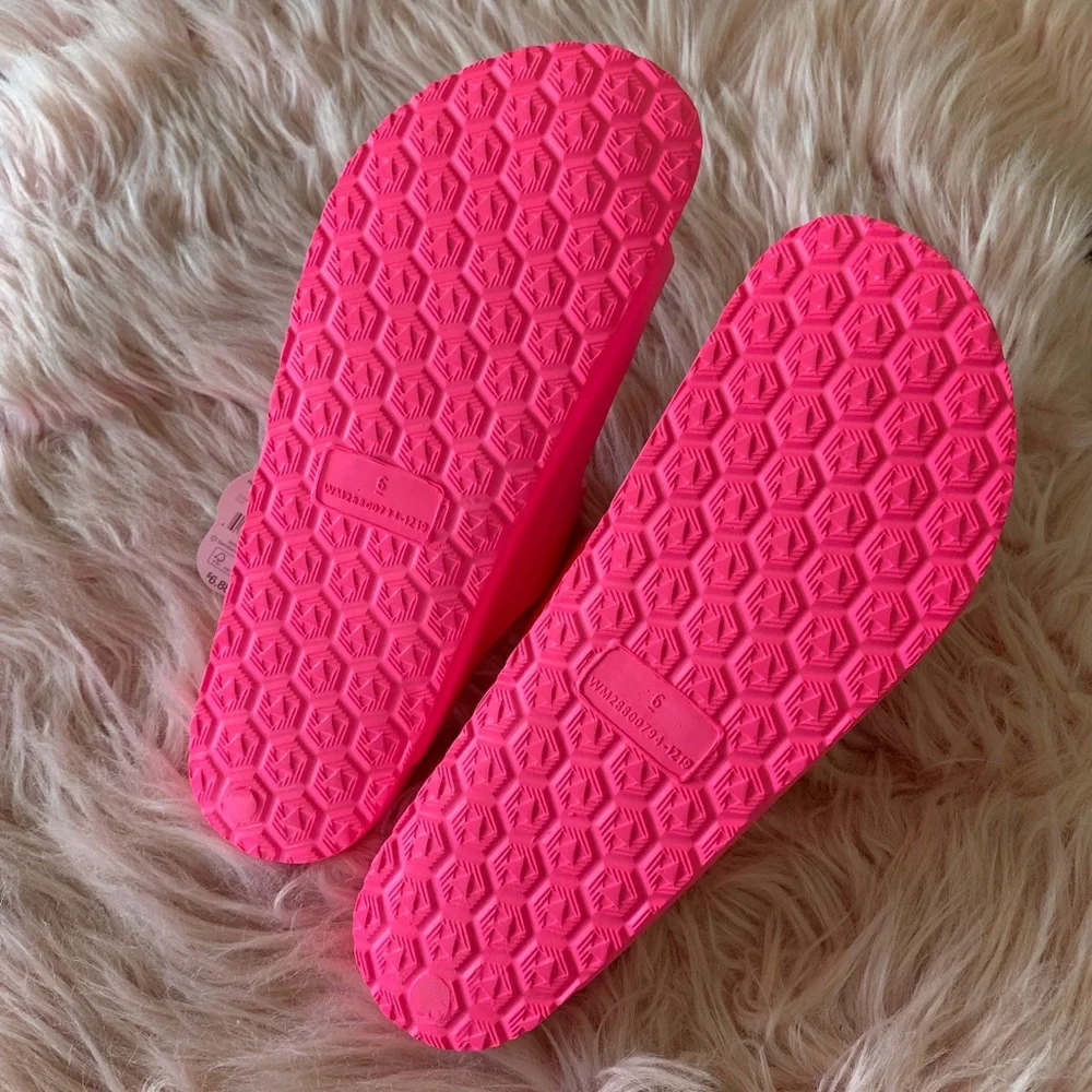 🎉HP🎉 New Size 6 Bright Hot Pink Slide Two Strap Buckle Sandals